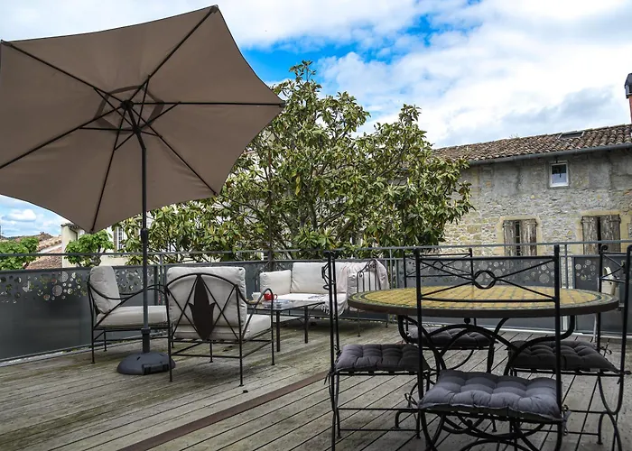 L'autre Jardin, Centre Historique, Calme, Garage Gratuit Апартаменты Мирпуа