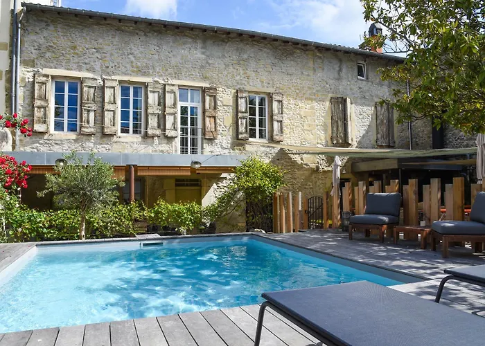 L'autre Jardin, Centre Historique, Calme, Garage Gratuit Апартаменты