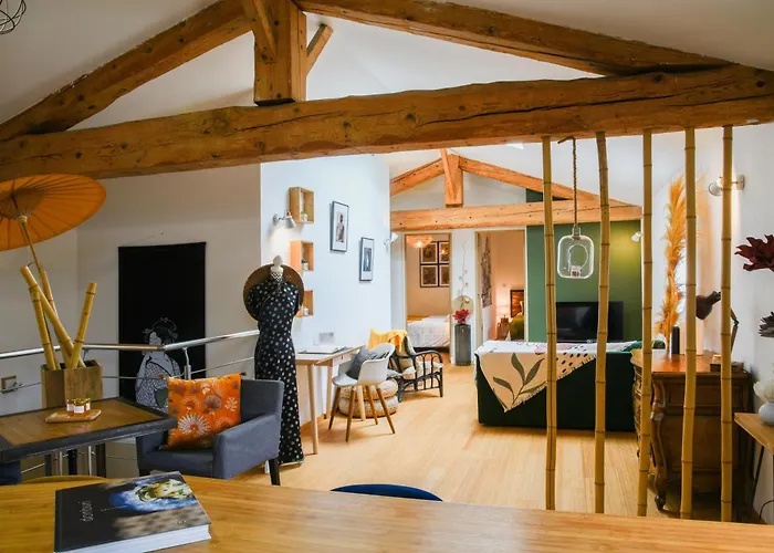 Апартаменты L'autre Jardin, Centre Historique, Calme, Garage Gratuit *