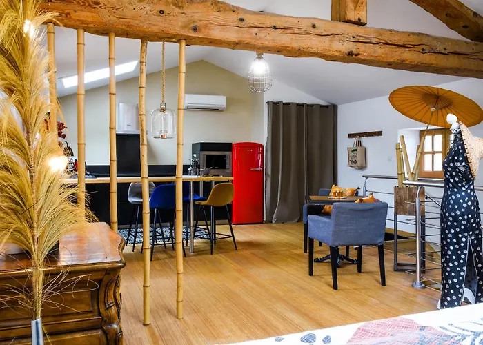 L'autre Jardin, Centre Historique, Calme, Garage Gratuit Апартаменты Мирпуа