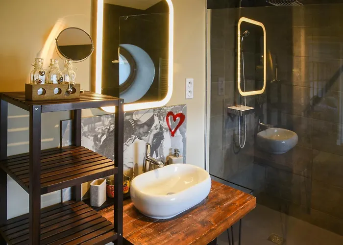 L'autre Jardin, Centre Historique, Calme, Garage Gratuit Апартаменты