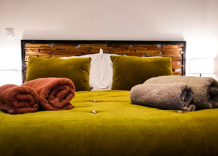 L'autre Jardin, Centre Historique, Calme, Garage Gratuit Апартаменты Мирпуа